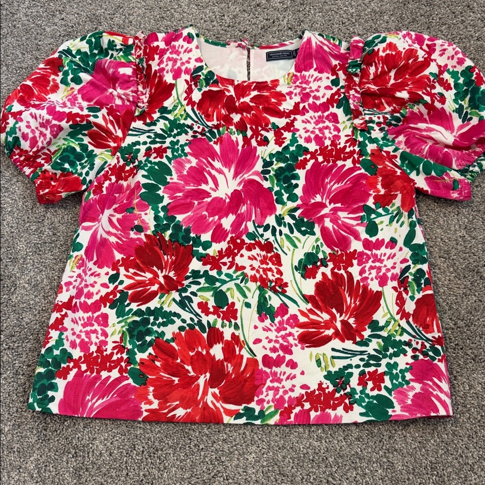 Vineyard Vines NWOT, Cotton and Silk bright floral top, Gorgeos! SM